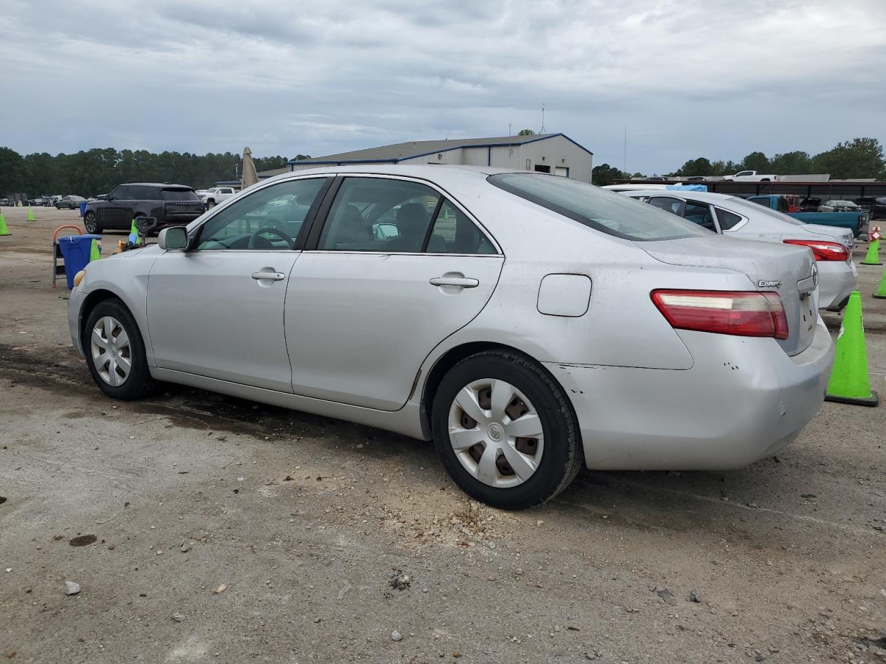 2009 Toyota Camry - Image 2