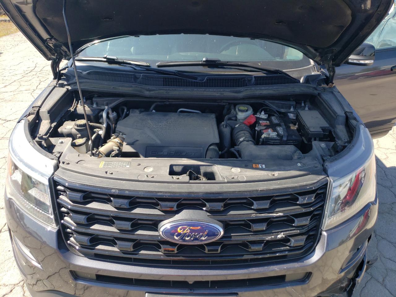 2017 Ford Explorer - Image 12