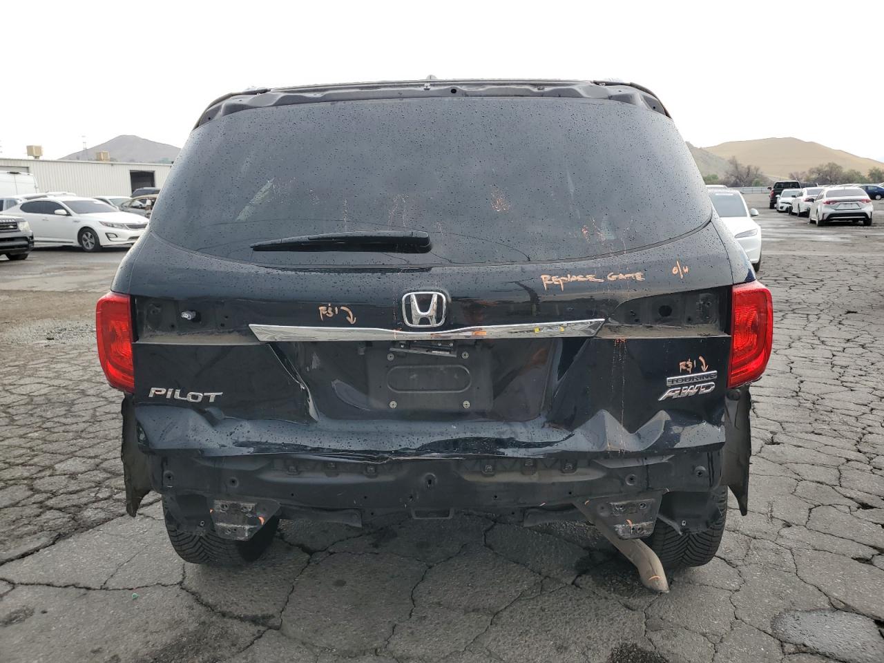 5FNYF6H99GB101816 2016 Honda Pilot Touring