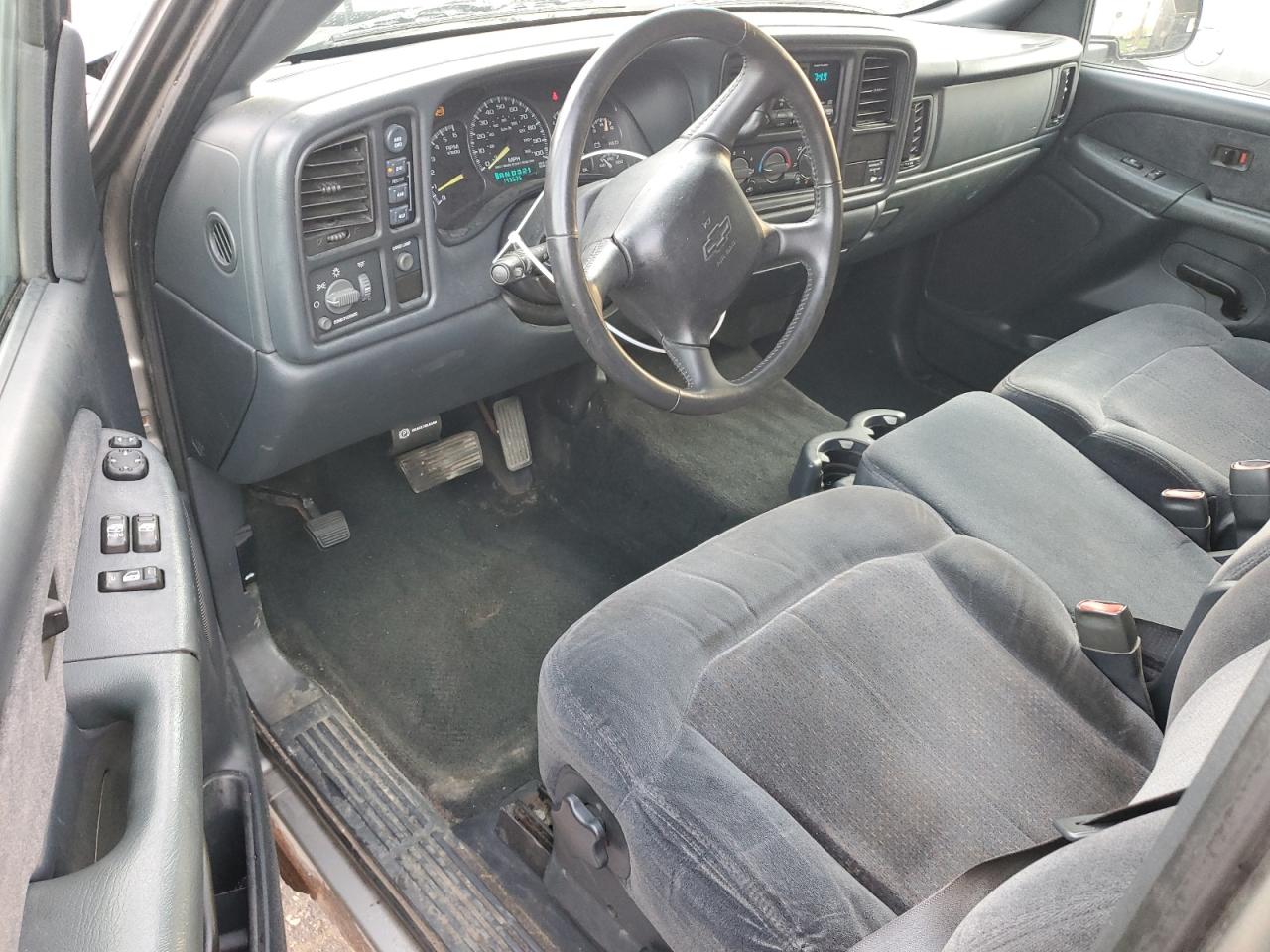 2001 Chevrolet Silverado - Image 8