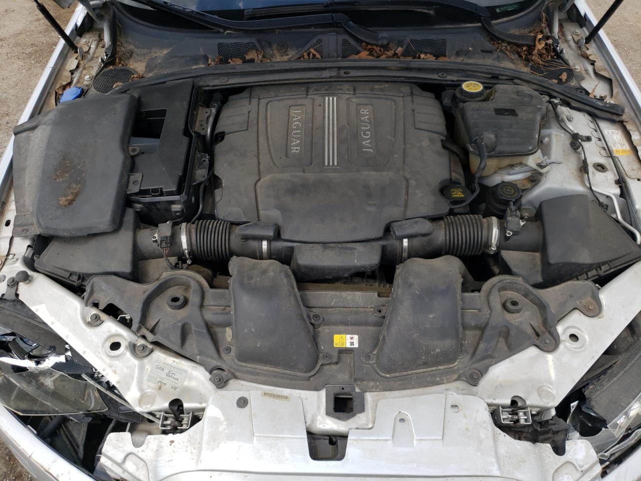 2012 Jaguar XF - Image 11