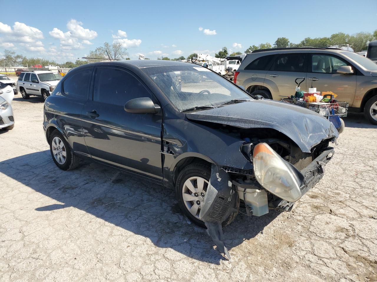 2009 Hyundai Accent - Image 4