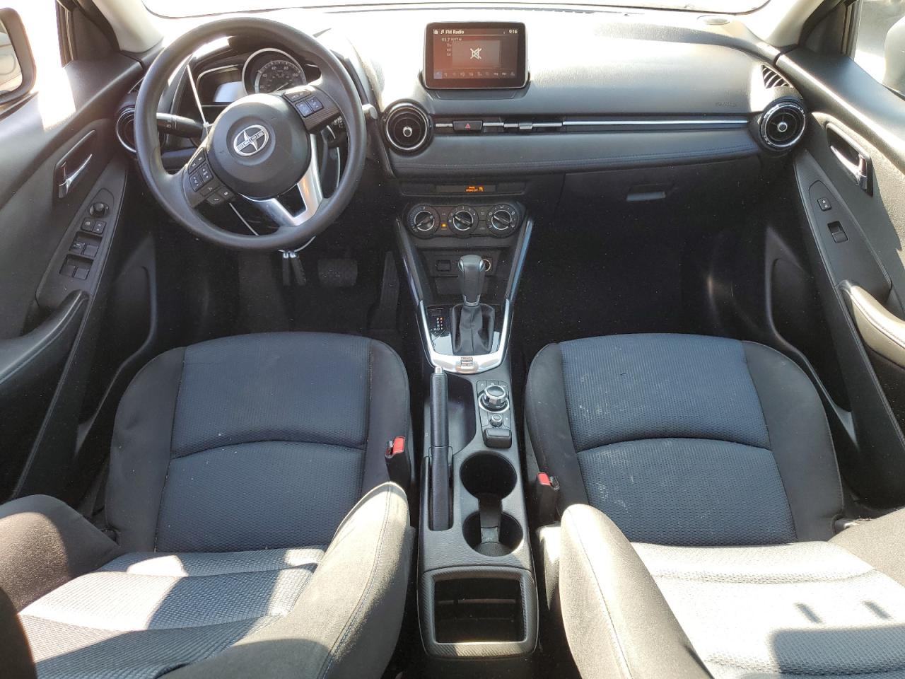 3MYDLBZV7GY110628 2016 Toyota Scion Ia