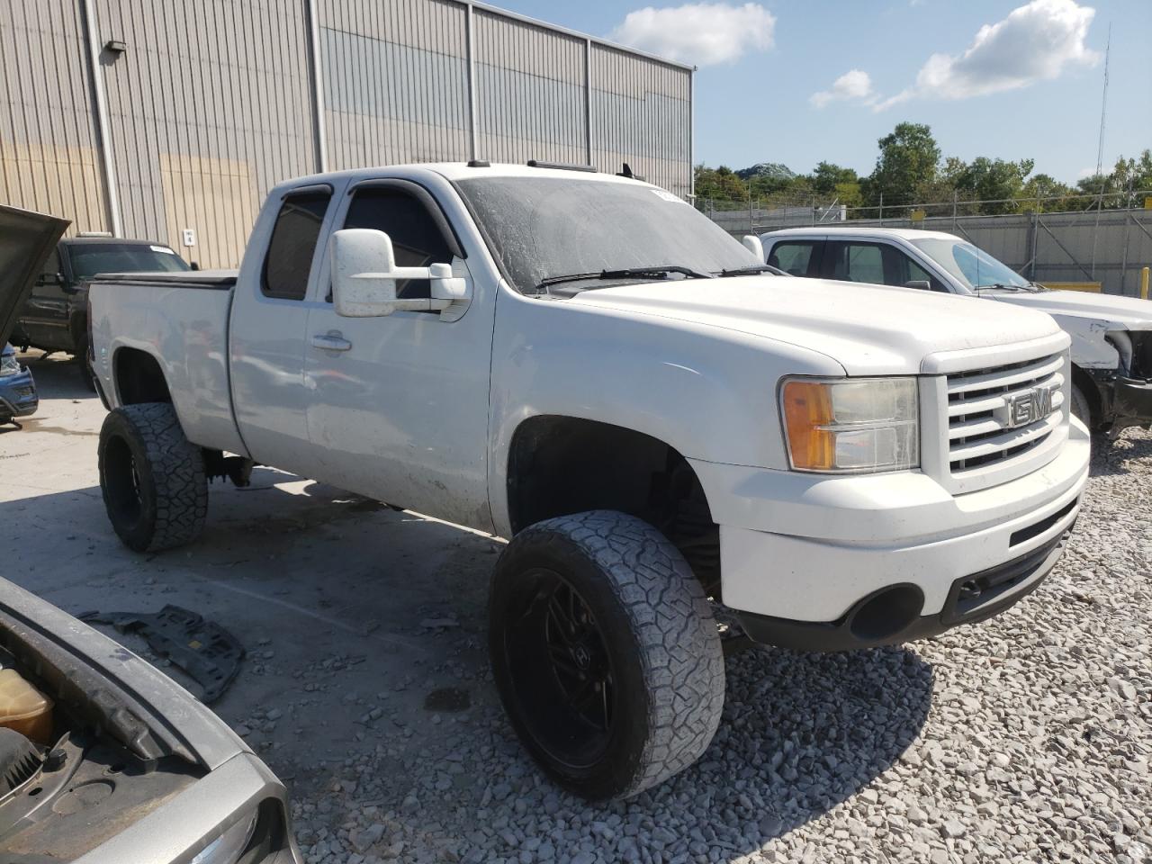 2012 GMC Sierra - Image 4
