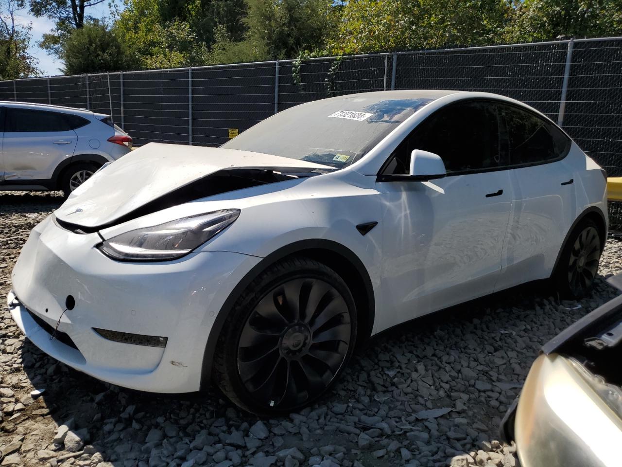 VIN 7SAYGDEF9NF463043 2022 TESLA MODEL Y no.1