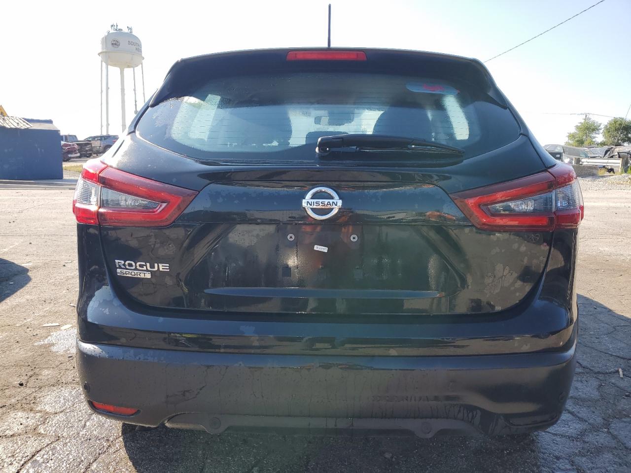 2021 Nissan Rogue Sport S VIN: JN1BJ1AV8MW566211 Lot: 71440854