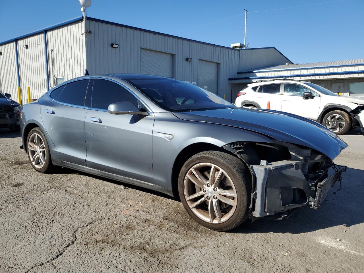 VIN 5YJSA1S1XEFP44635 2014 TESLA MODEL S no.4