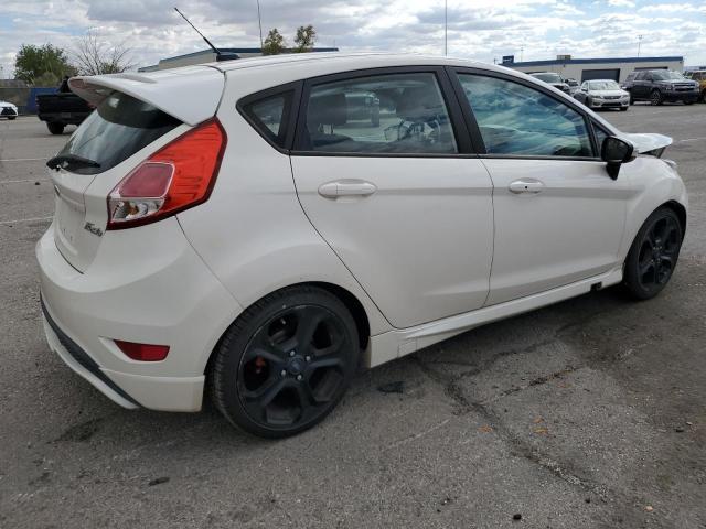 Хэтчбеки FORD FIESTA 2016 Белы