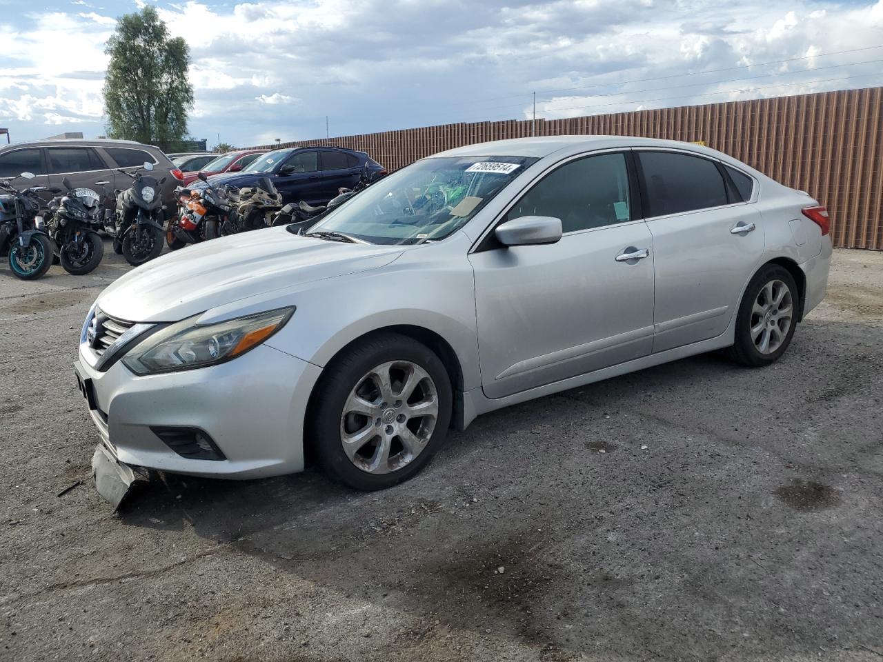 1N4AL3AP1GC176501 2016 NISSAN ALTIMA - Image 1