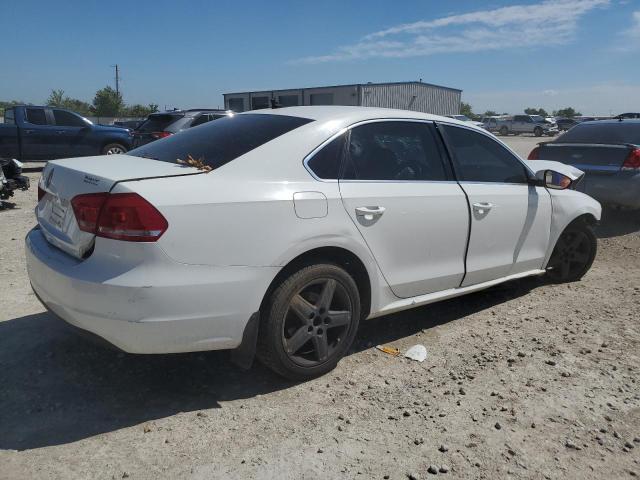 Sedans VOLKSWAGEN PASSAT 2012 Czarny