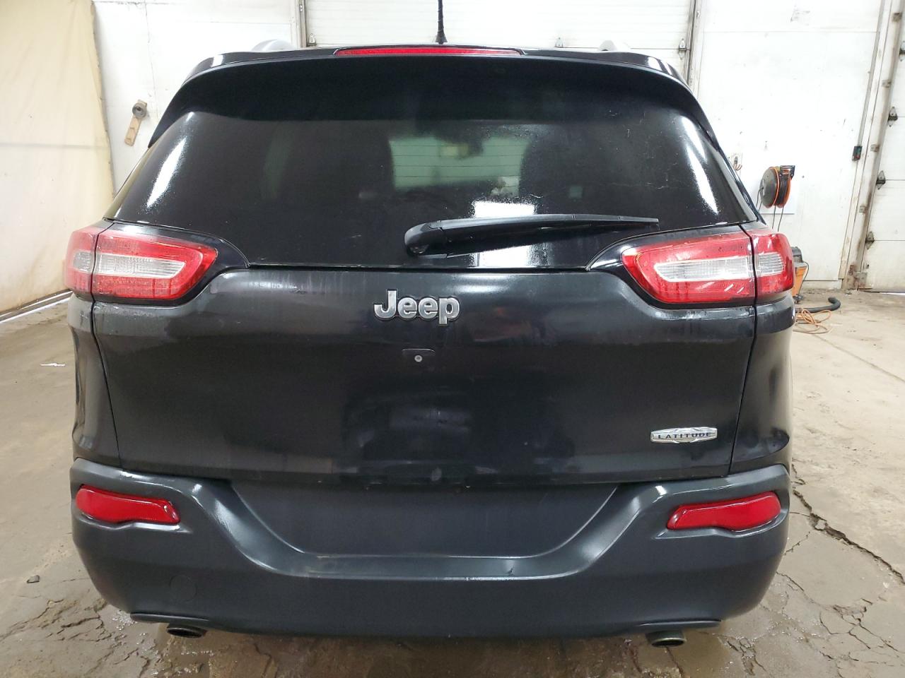 1C4PJLCS2EW103564 2014 Jeep Cherokee Latitude