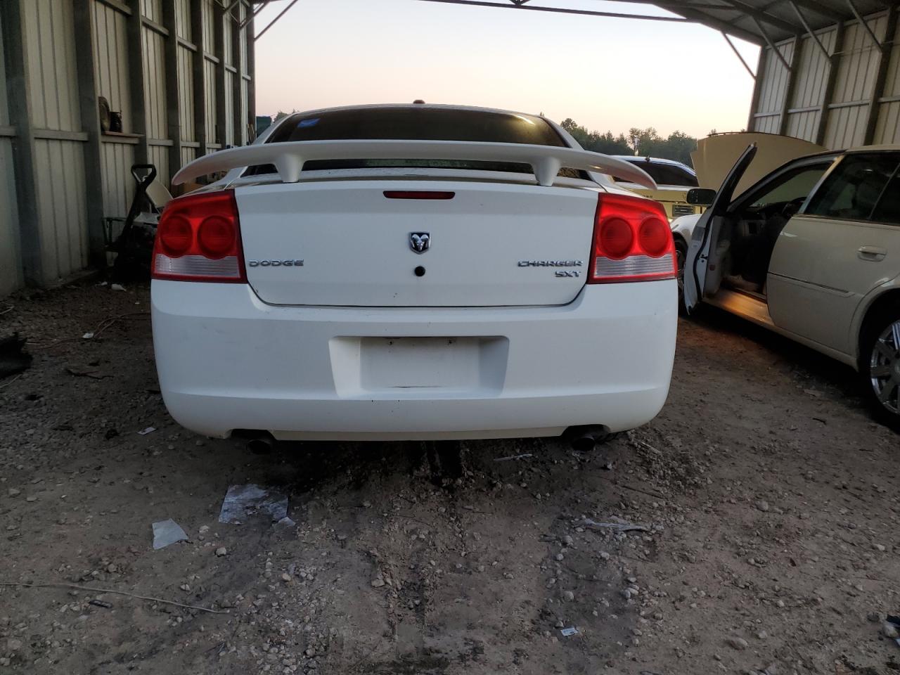 2B3CA3CV2AH108637 2010 Dodge Charger Sxt