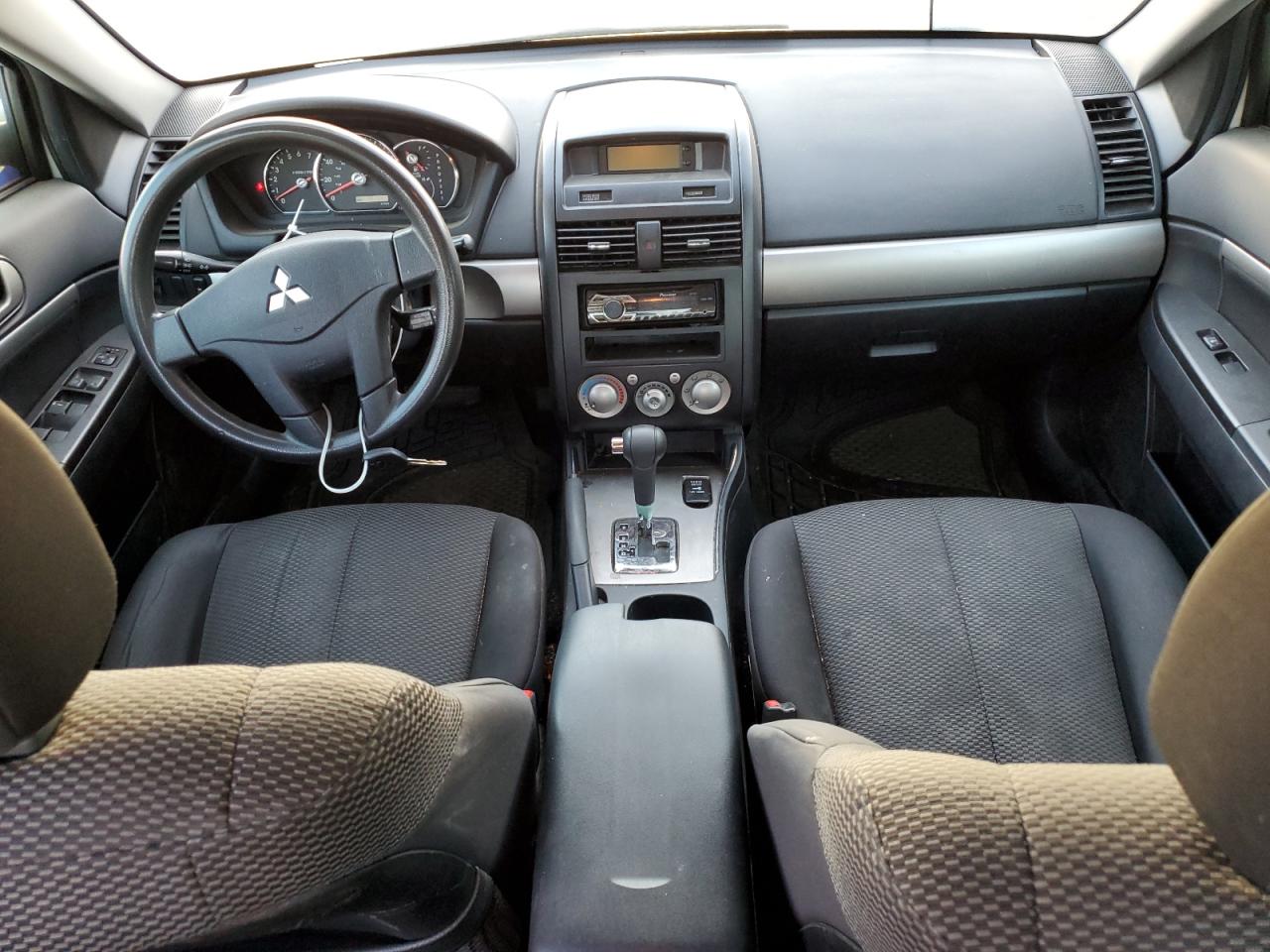 2012 Mitsubishi Galant - Image 8