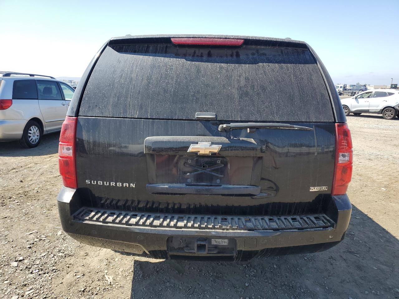 2010 Chevrolet Suburban C1500 Lt VIN: 1GNUCJE03AR250327 Lot: 73121334