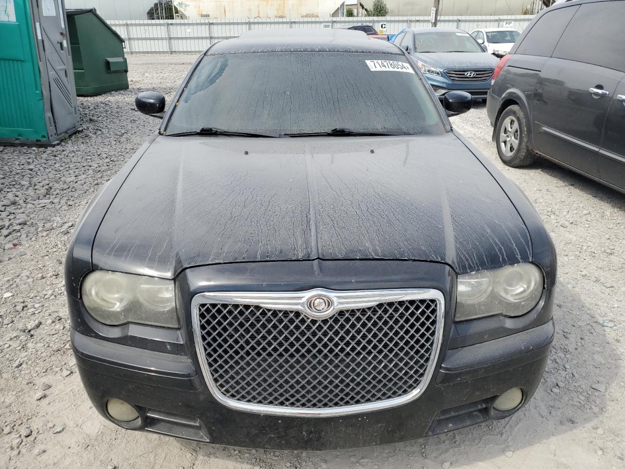 2010 Chrysler 300 - Image 5