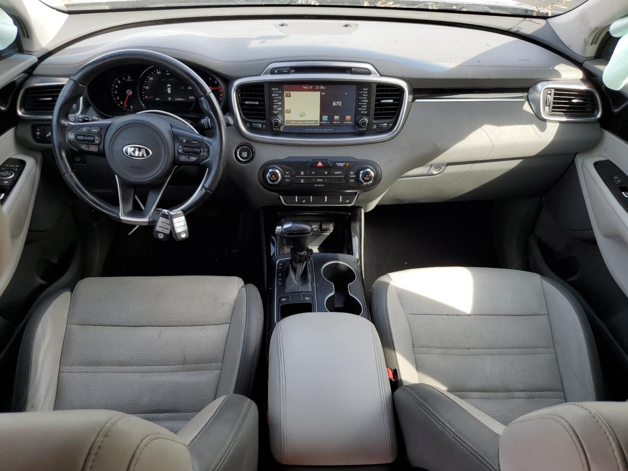 2016 Kia Sorento - Image 8
