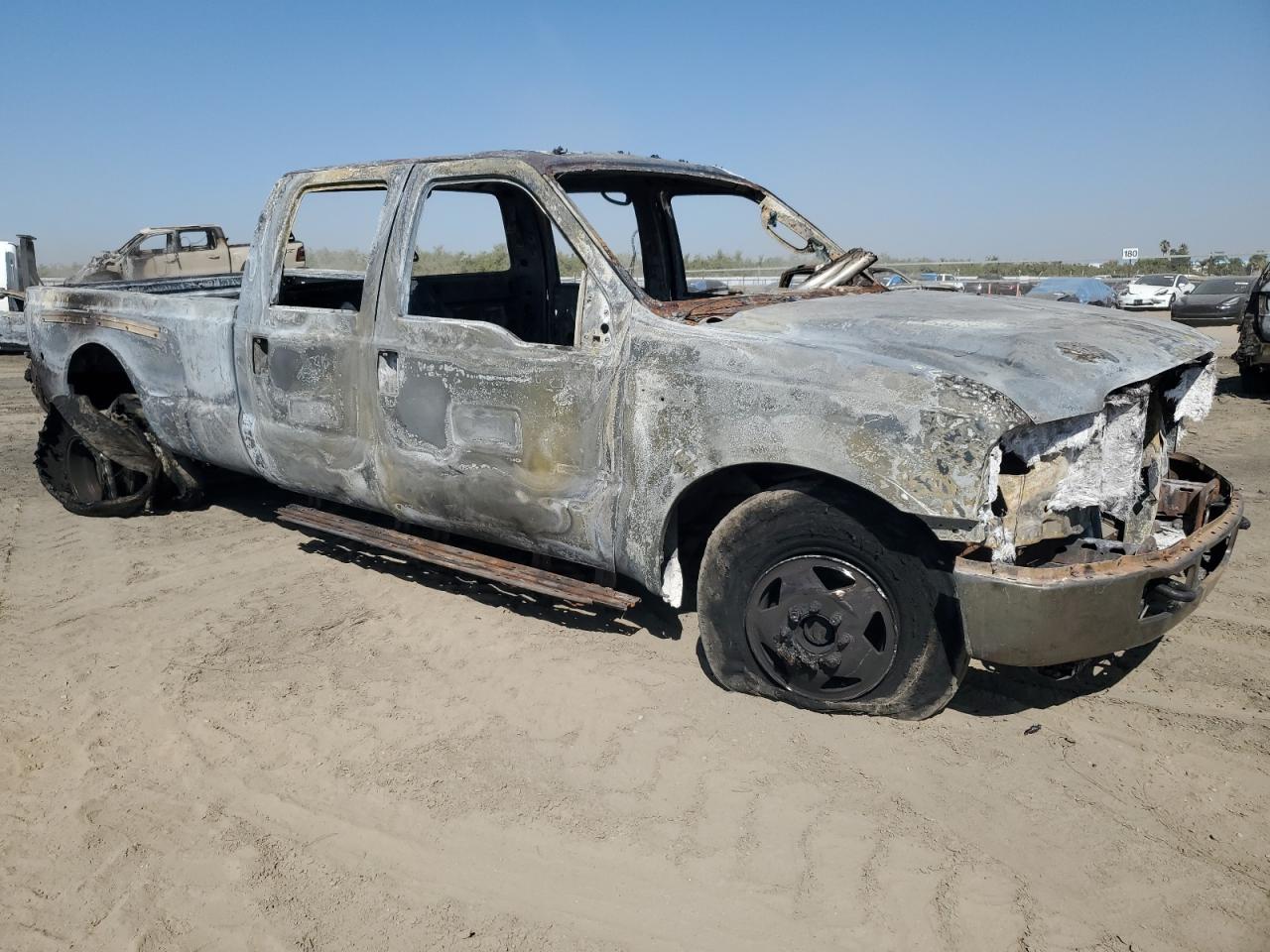 2003 Ford F350 - Image 4