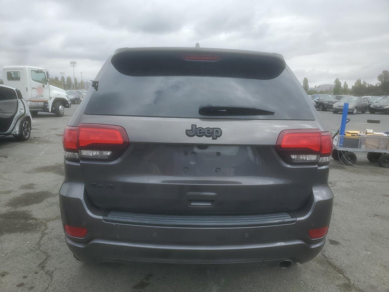 2018 Jeep Grand Cherokee Laredo VIN: 1C4RJFAG1JC104225 Lot: 75360124