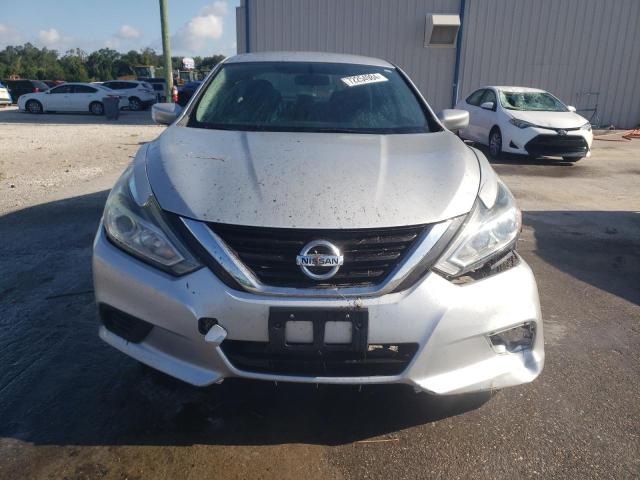  NISSAN ALTIMA 2018 Srebrny