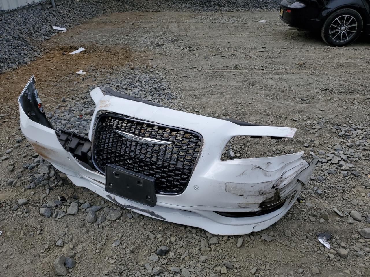 2C3CCABG6JH261736 2018 Chrysler 300 S