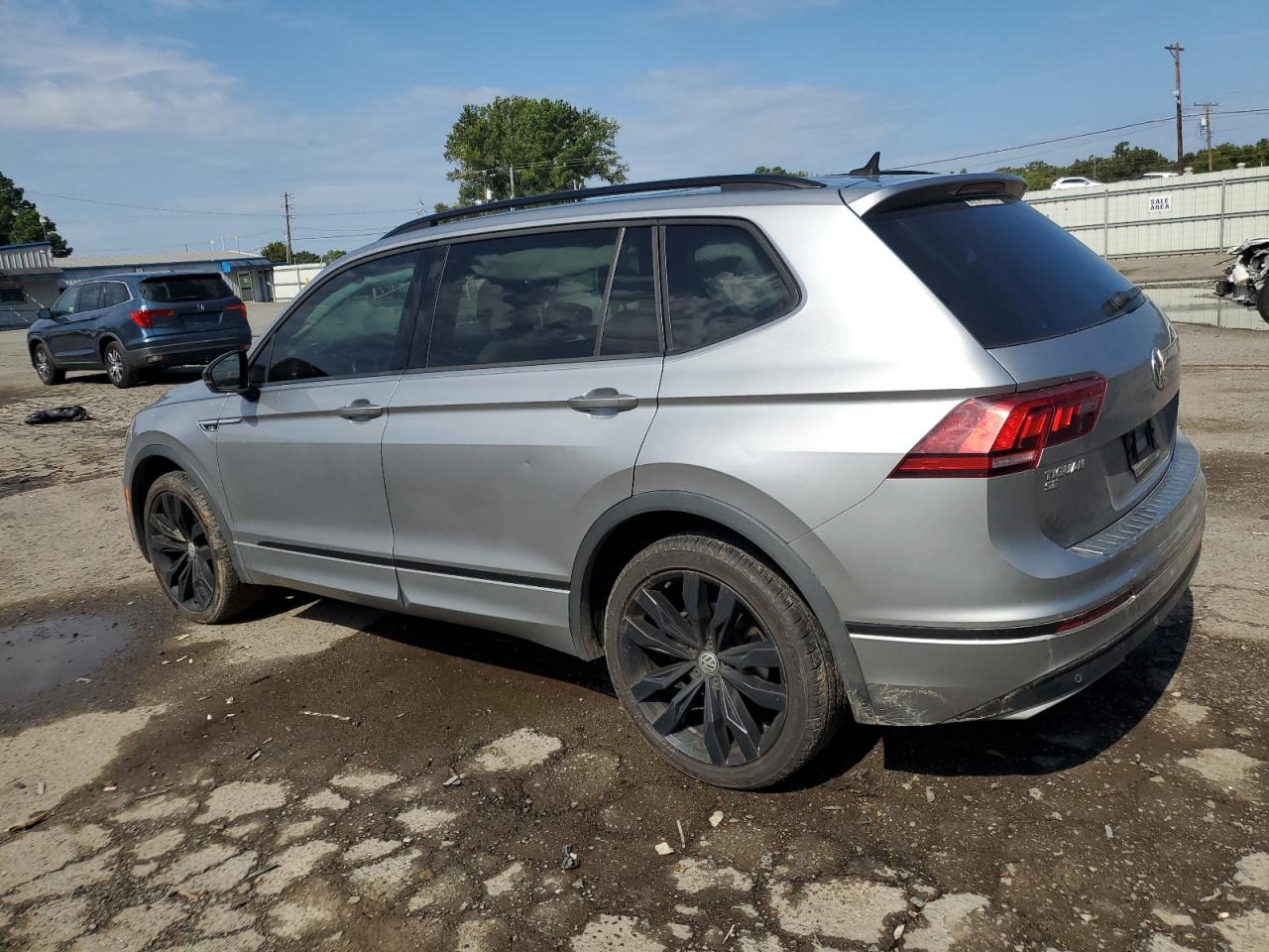 3VV3B7AX8LM127254 2020 VOLKSWAGEN TIGUAN - Image 2