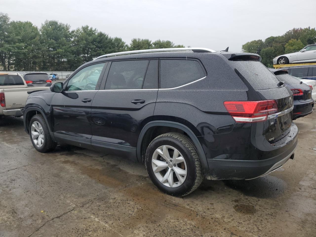 1V2KR2CA9JC589093 2018 VOLKSWAGEN ATLAS - Image 2