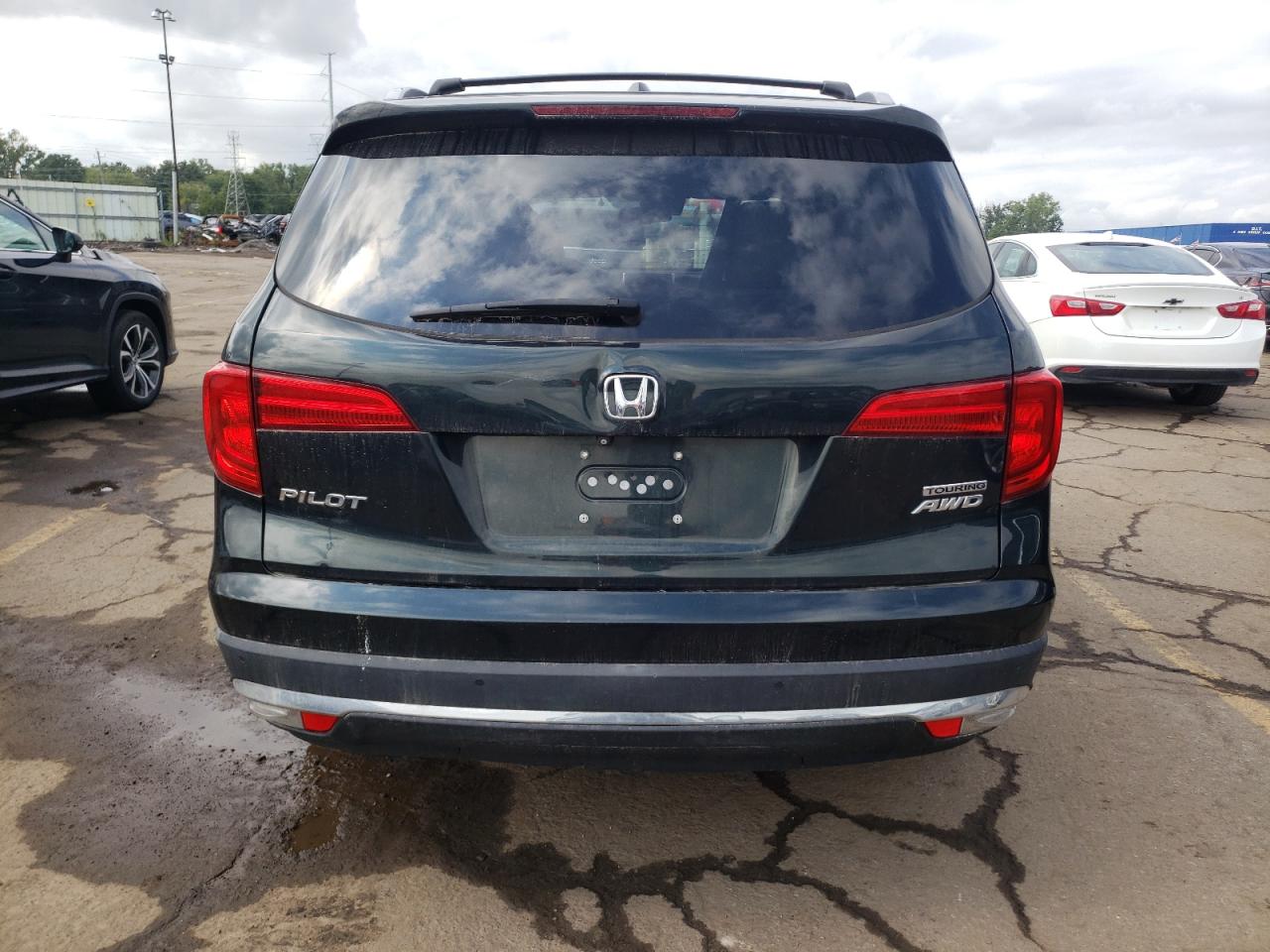 5FNYF6H98GB017888 2016 Honda Pilot Touring