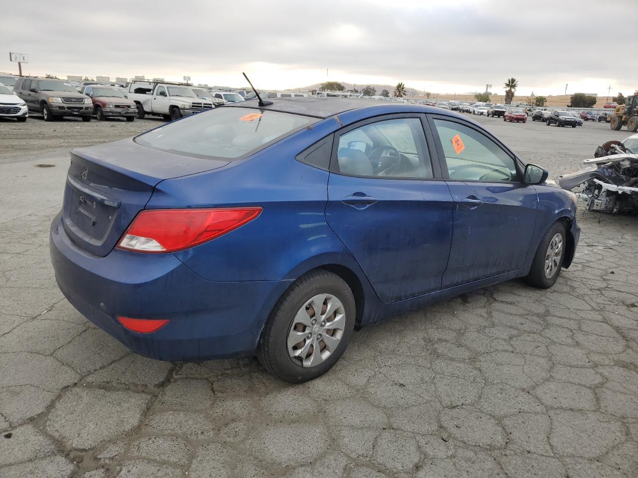 VIN KMHCT4AE0FU856126 2015 HYUNDAI ACCENT no.3