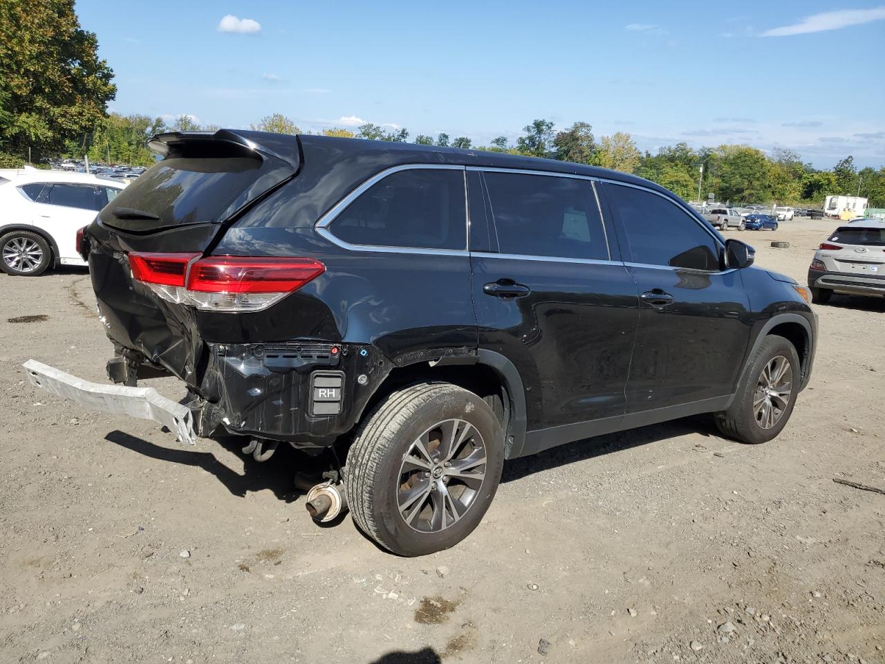 2019 Toyota Highlander - Image 3