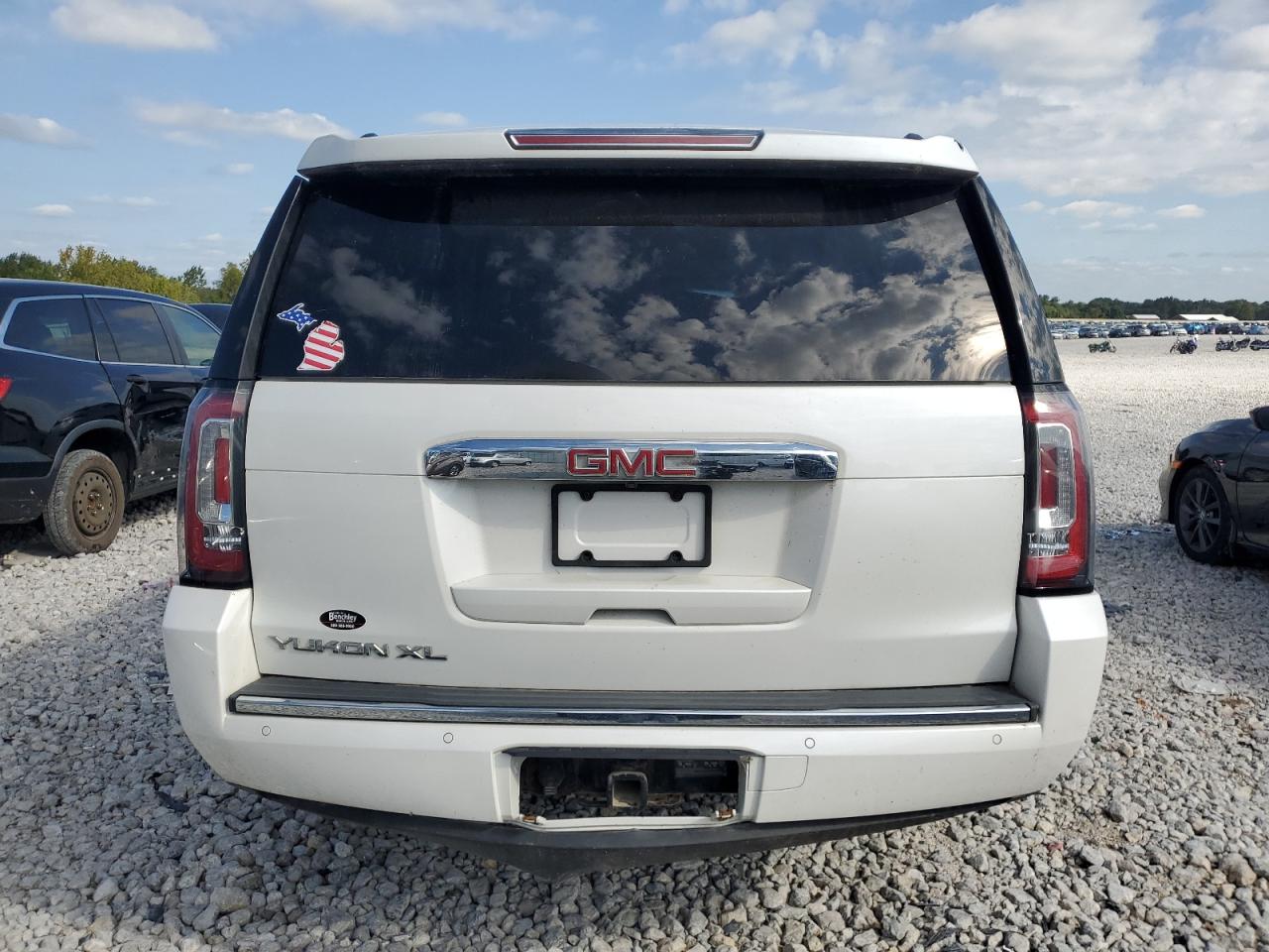 1GKS2HKJ6JR118885 2018 GMC Yukon Xl Denali