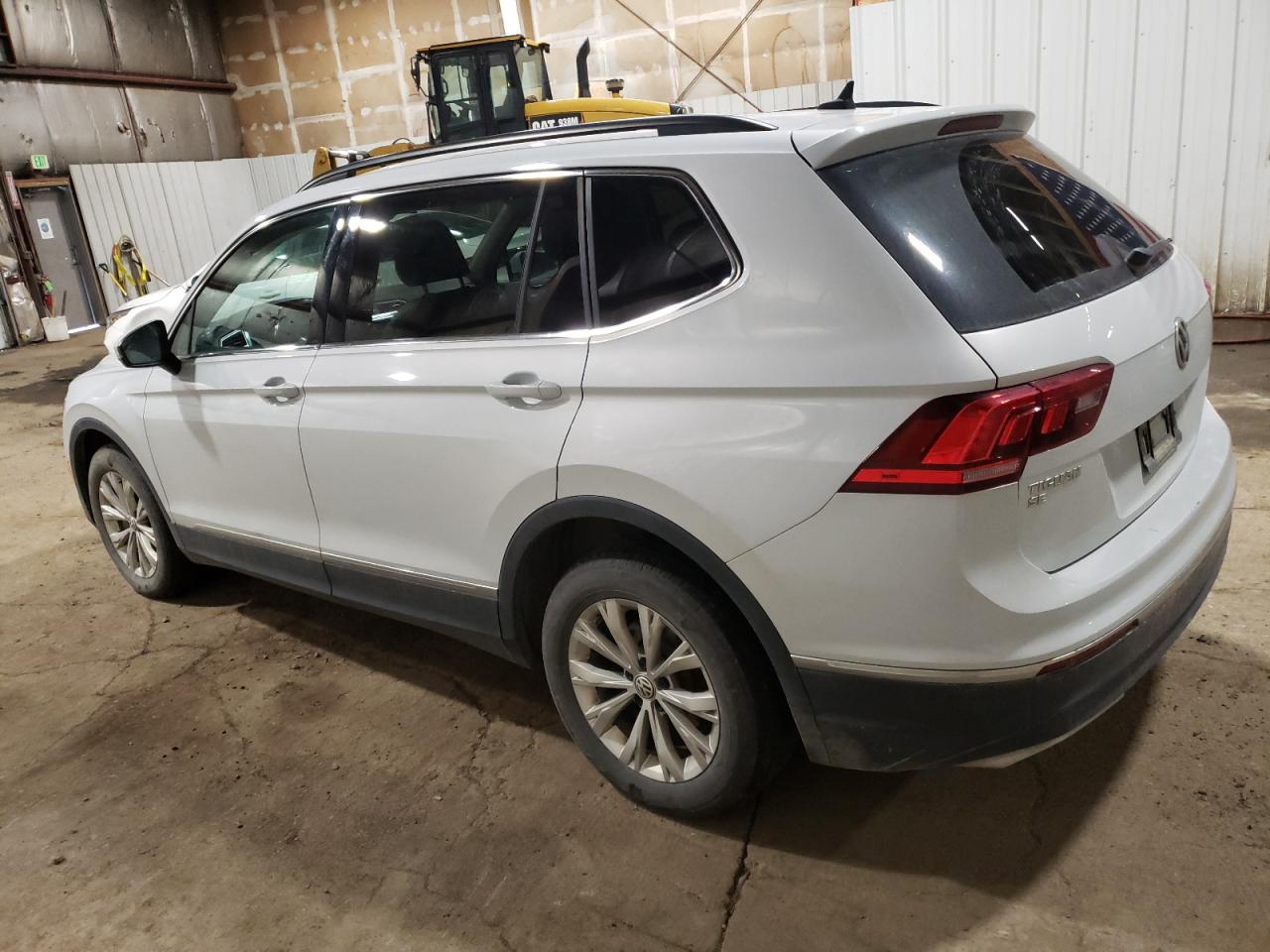 3VV2B7AX2JM035226 2018 VOLKSWAGEN TIGUAN - Image 2