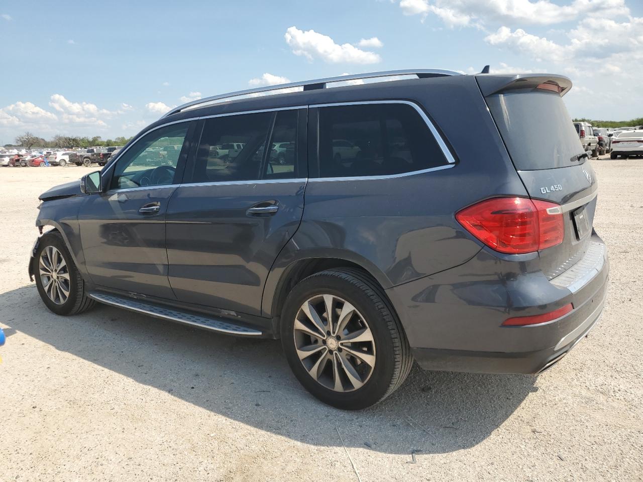 VIN 4JGDF6EE7GA699506 2016 MERCEDES-BENZ GL-CLASS no.2