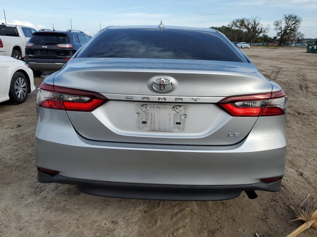 4T1C11AKXNU668755 2022 Toyota Camry Le