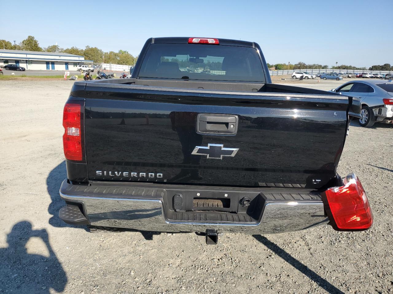 2018 Chevrolet Silverado K1500 Lt VIN: 1GCVKREC2JZ215612 Lot: 70295784