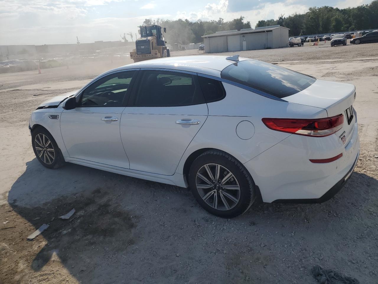 5XXGT4L37KG351458 2019 KIA OPTIMA - Image 2