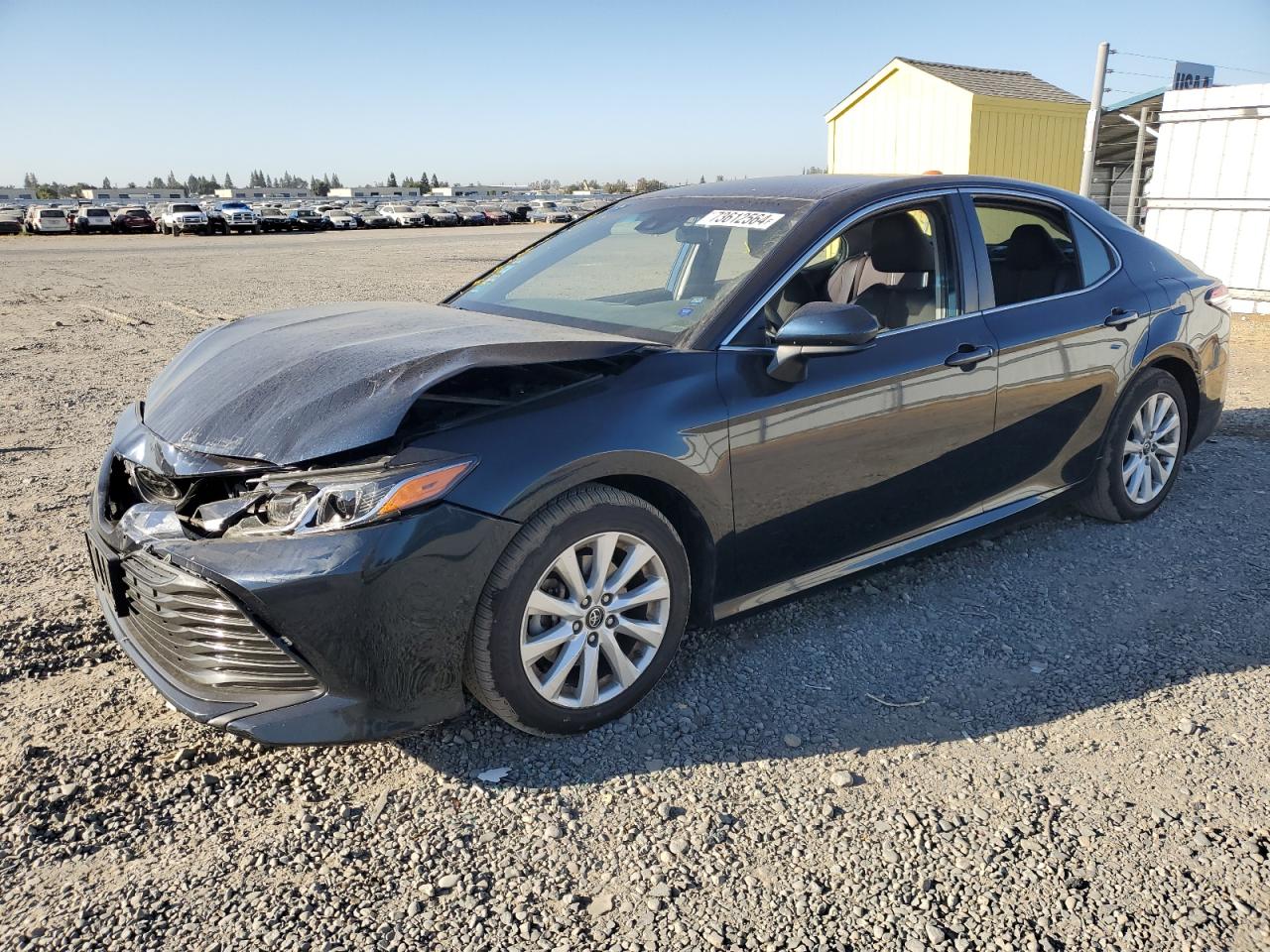 4T1B11HK0JU647909 2018 TOYOTA CAMRY - Image 1