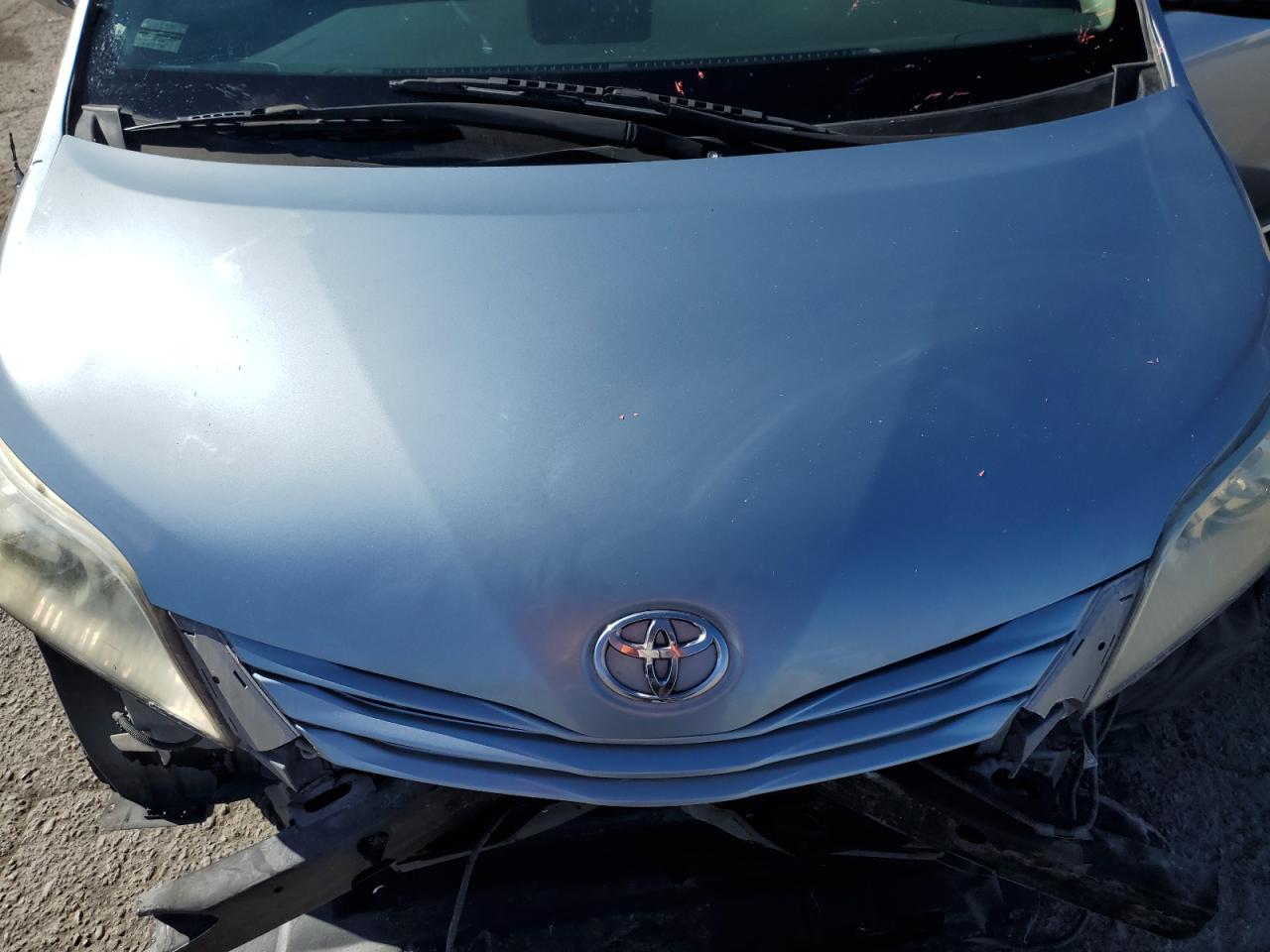 5TDKA3DC8BS003692 2011 Toyota Sienna Base