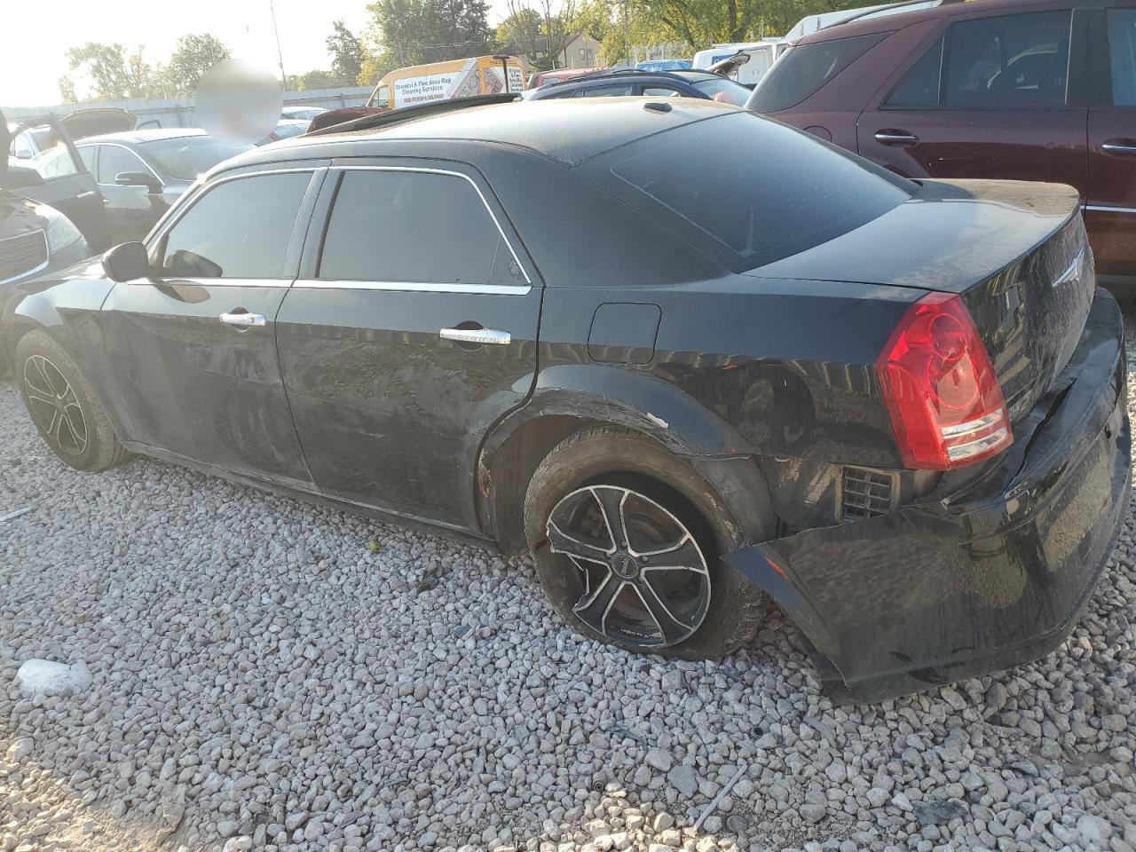 2010 Chrysler 300 - Image 2