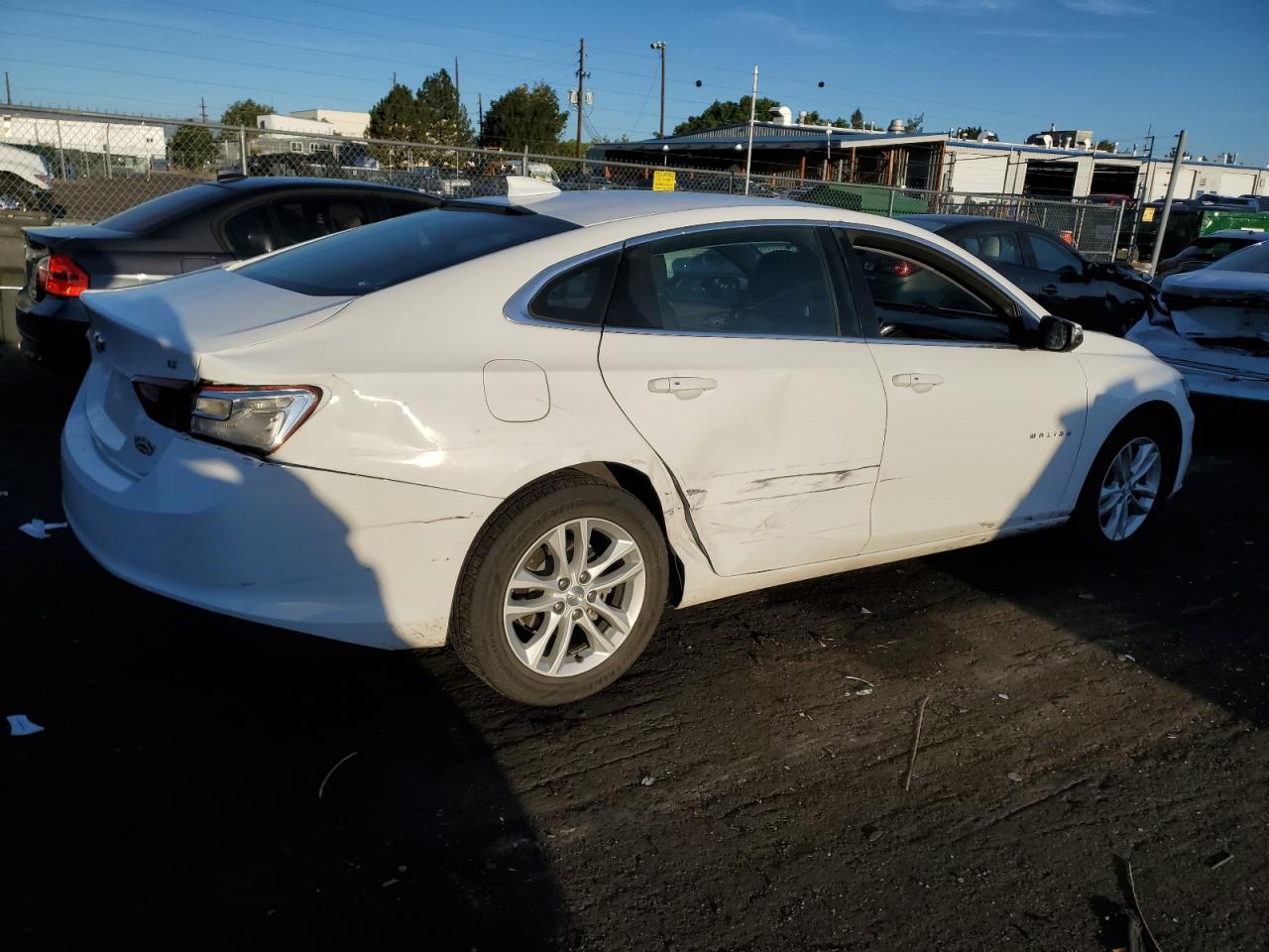 2016 Chevrolet Malibu - Image 3