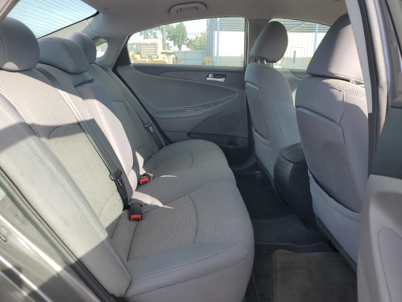 2012 Hyundai Sonata - Image 10