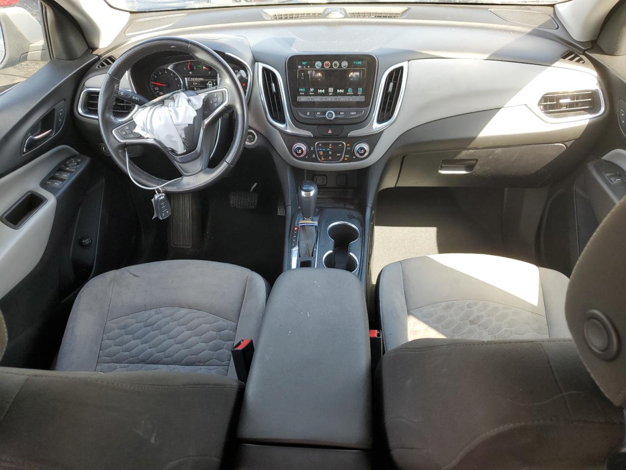 3GNAXKEX5JS601696 2018 Chevrolet Equinox Lt