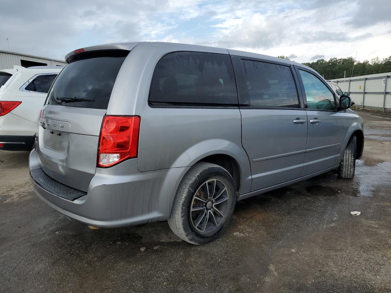 2016 Dodge Caravan - Image 3