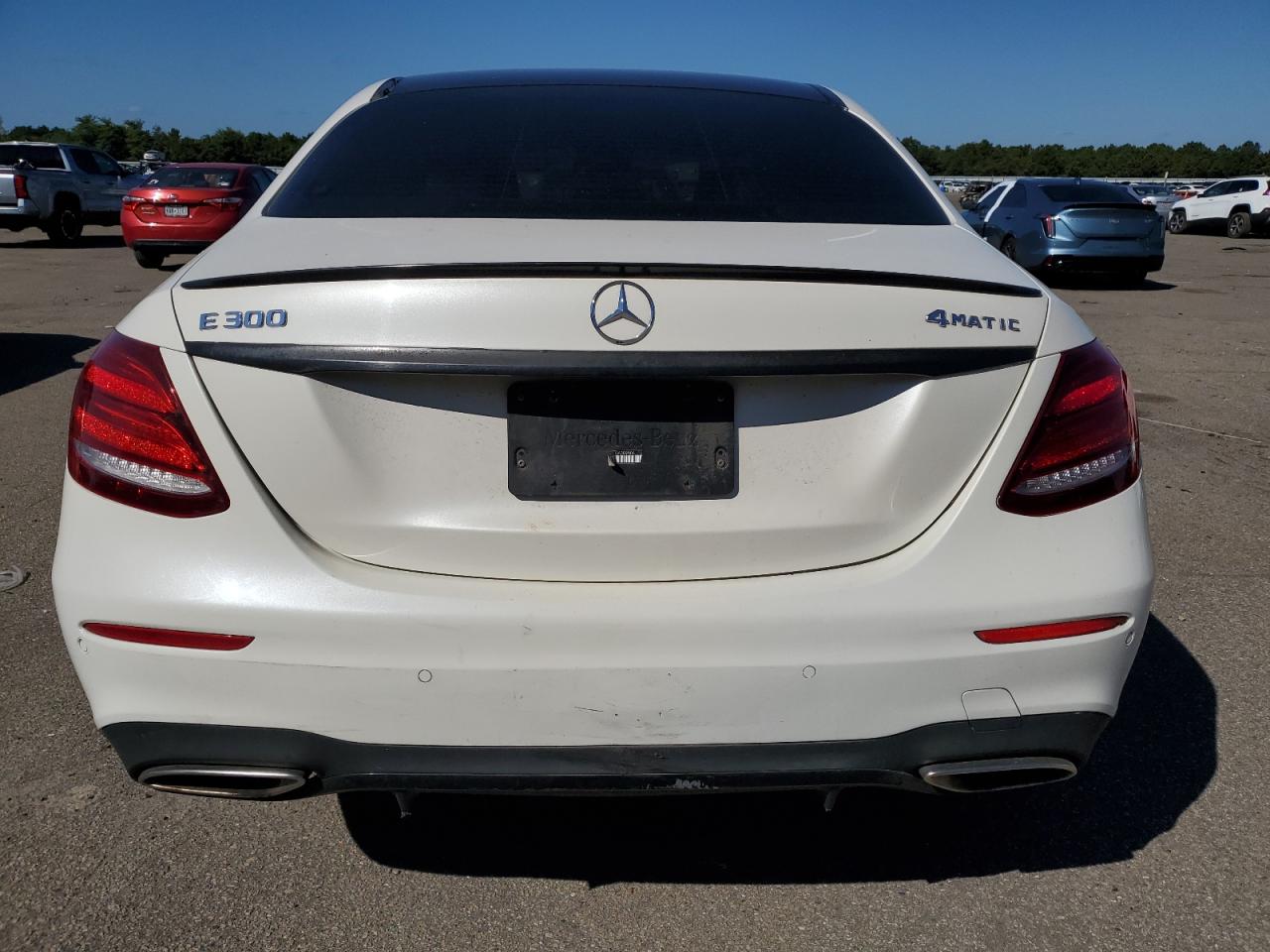 WDDZF4KB6JA389904 2018 Mercedes-Benz E 300 4Matic