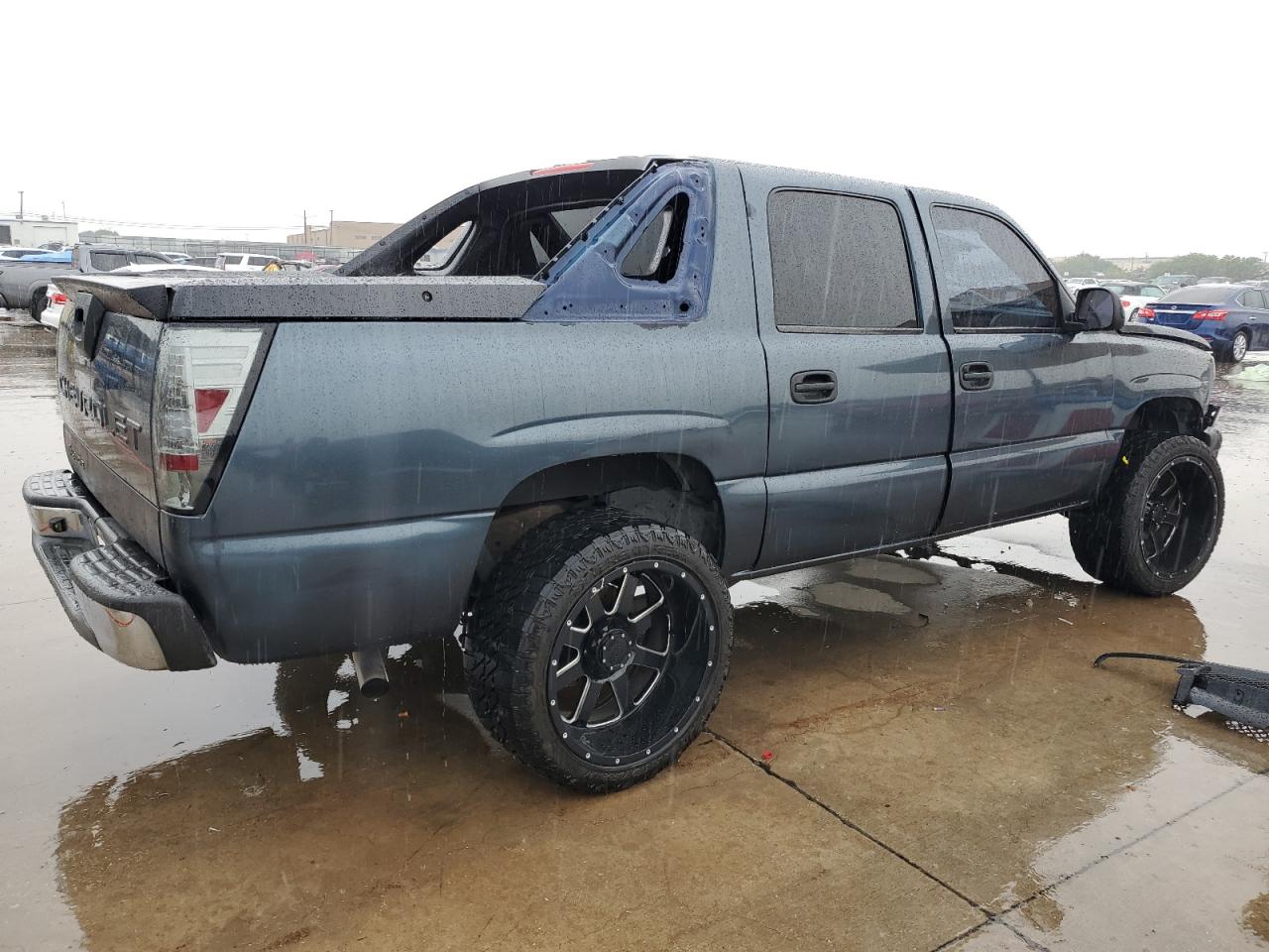 2004 Chevrolet Avalanche C1500 VIN: 3GNEC12T24G121812 Lot: 69876884