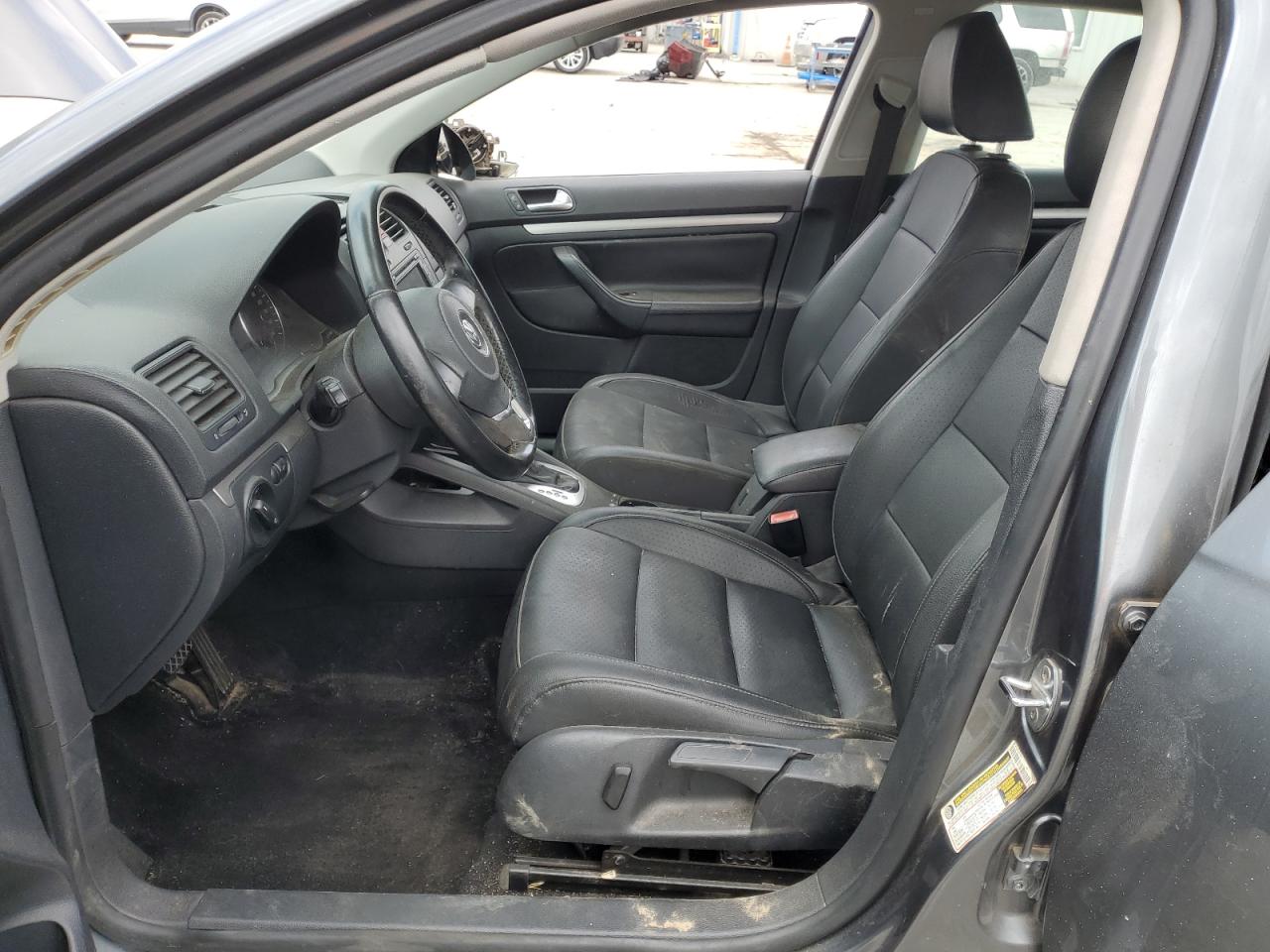 2010 Volkswagen Jetta Limited VIN: 3VWAZ7AJXAM114089 Lot: 67209235