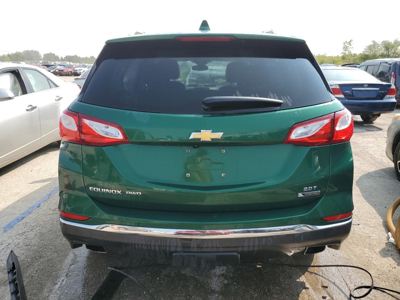 2GNAXWEX6J6212281 2018 Chevrolet Equinox Premier