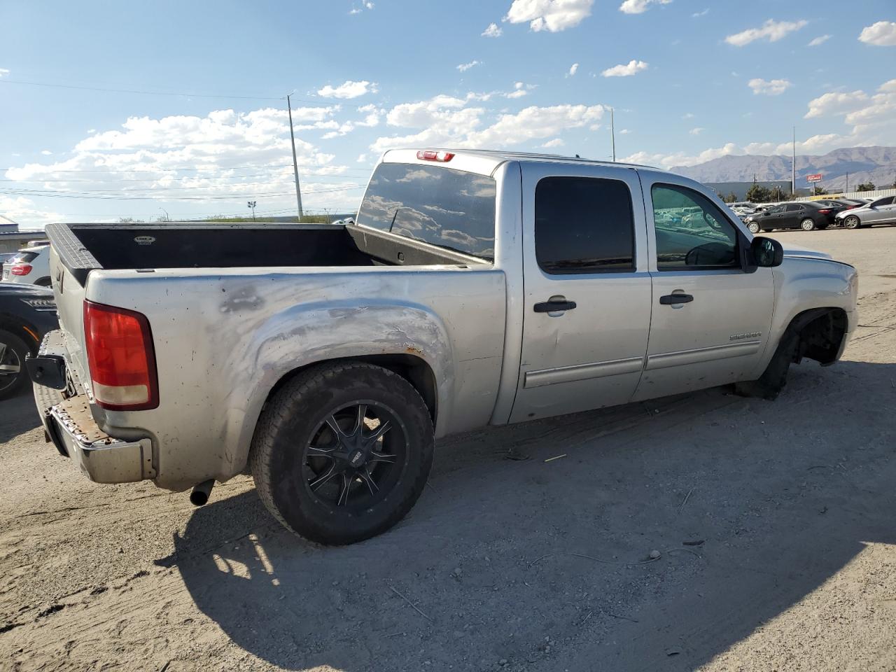 2011 GMC Sierra - Image 3