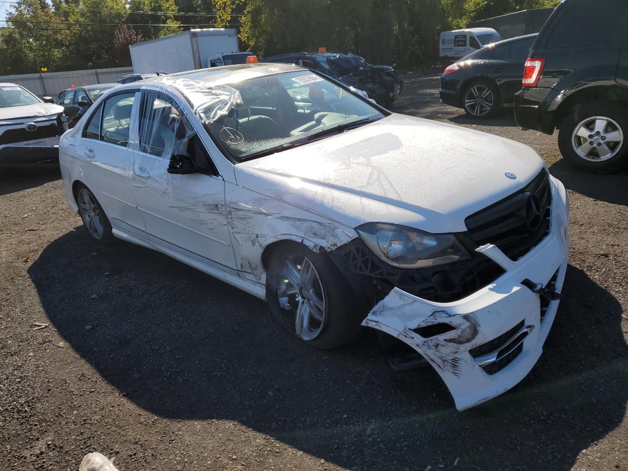 VIN WDDGF8AB8DG121129 2013 MERCEDES-BENZ C-CLASS no.4