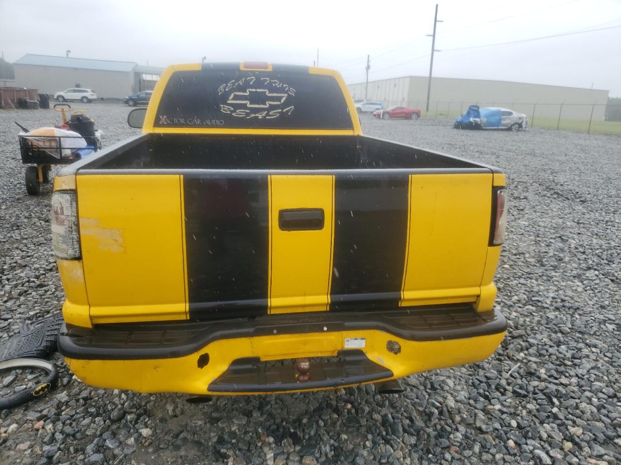 2003 Chevrolet S-10 Pickup - Image 6