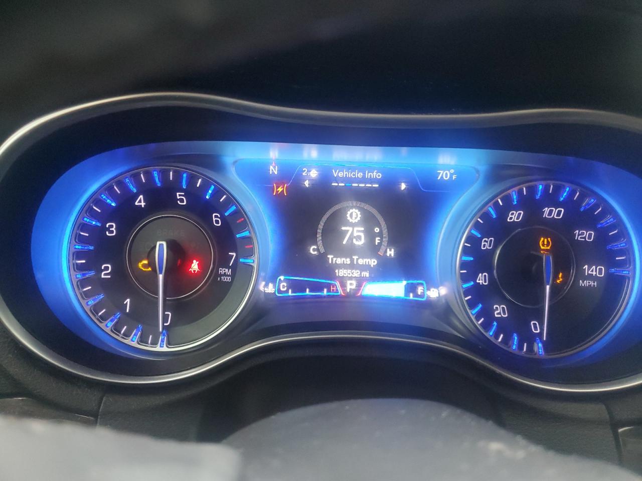 2019 Chrysler 300 - Image 9